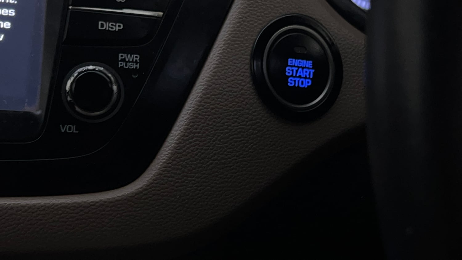 Used 2017 Hyundai Elite i20 Asta 1.2 (O) Petrol Manual top_features Keyless start