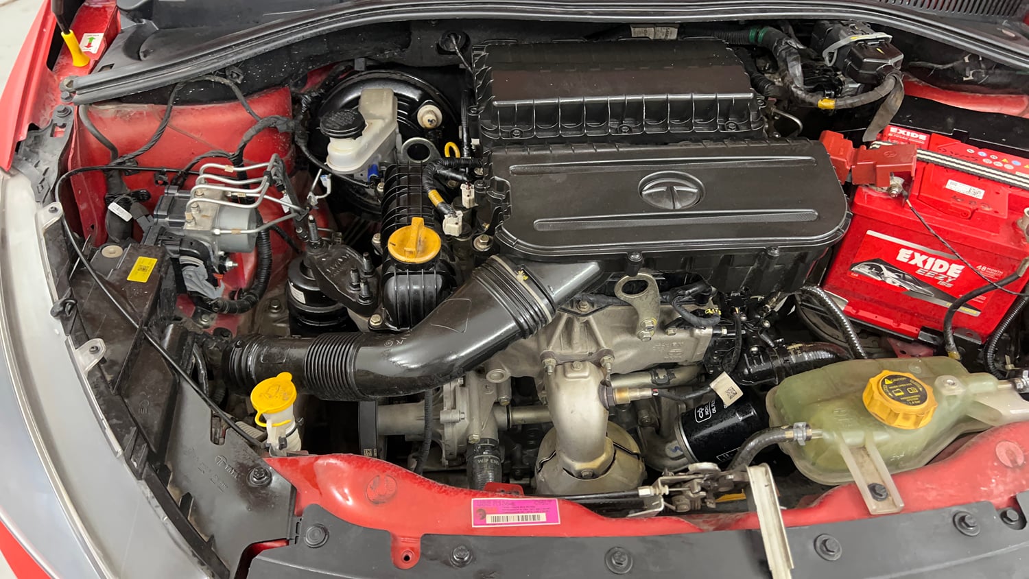 Used 2023 Tata Tiago XT CNG Cng Manual engine ENGINE RIGHT SIDE VIEW