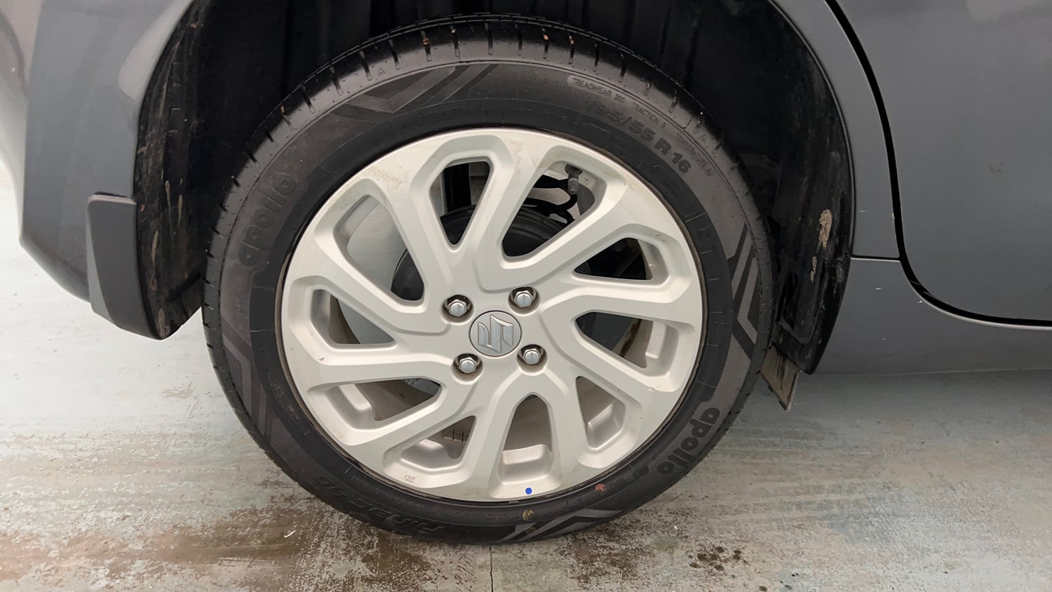 Used 2024 Maruti Suzuki Baleno Zeta MT Petrol Manual tyres RIGHT REAR TYRE RIM VIEW