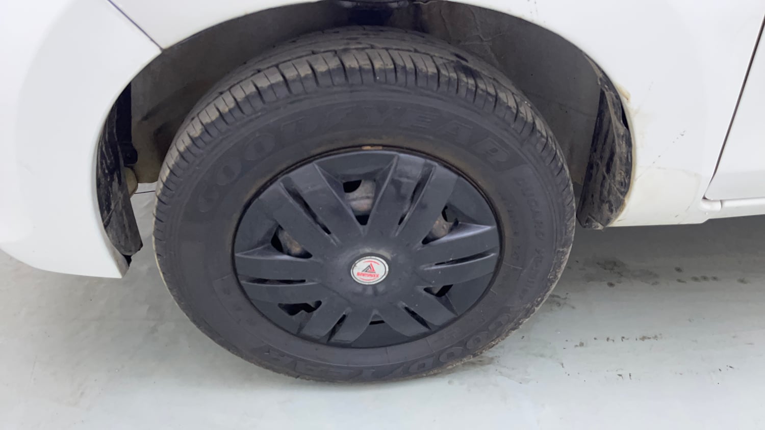 Used 2017 Maruti Suzuki Alto 800 VXi (O) Petrol Manual tyres LEFT FRONT TYRE RIM VIEW