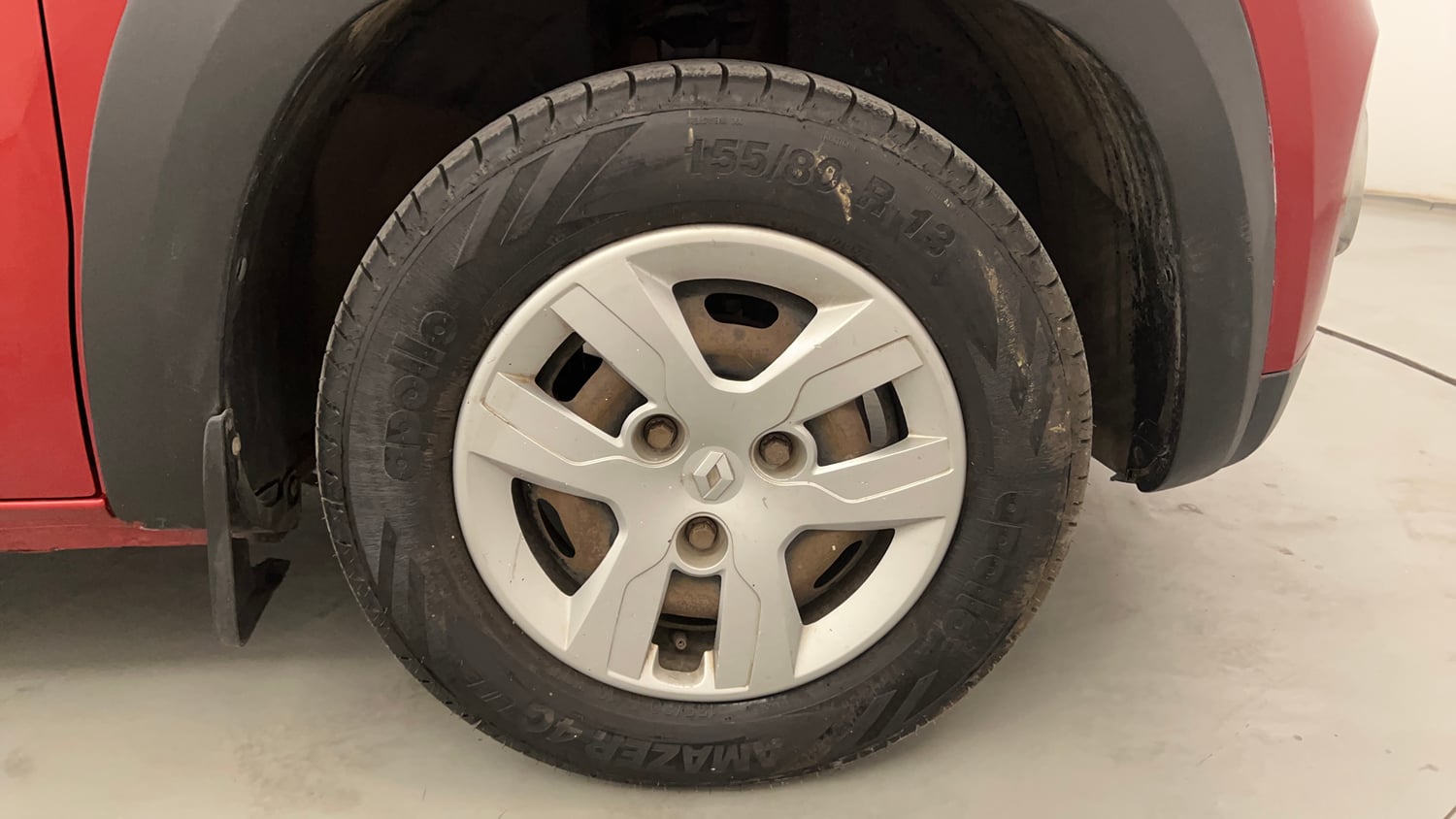 Used 2017 Renault Kwid RXT Petrol Manual tyres RIGHT FRONT TYRE RIM VIEW