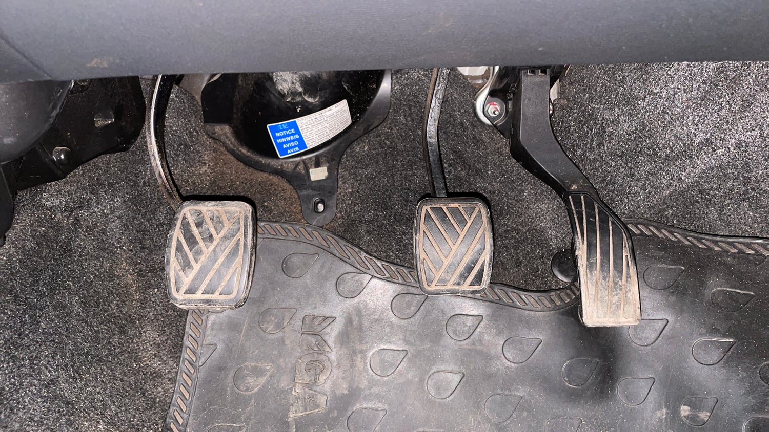 Used 2015 Maruti Suzuki Ritz Zxi BS-IV Petrol Manual interior PEDALS VIEW