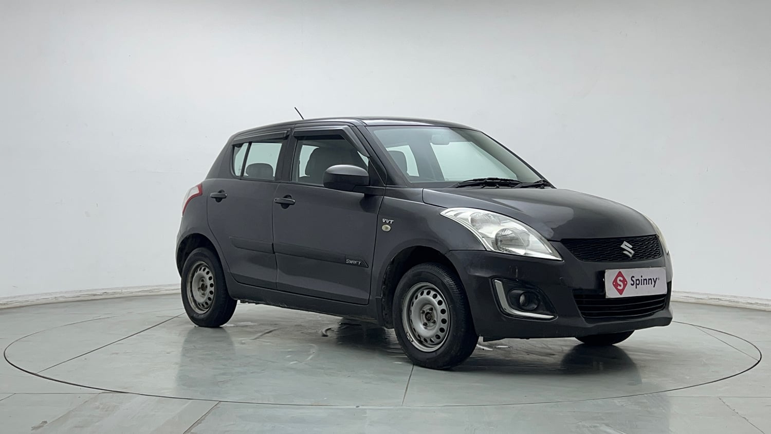Used 2017 Maruti Suzuki Swift Lxi (O) Petrol Manual exterior RIGHT FRONT CORNER VIEW