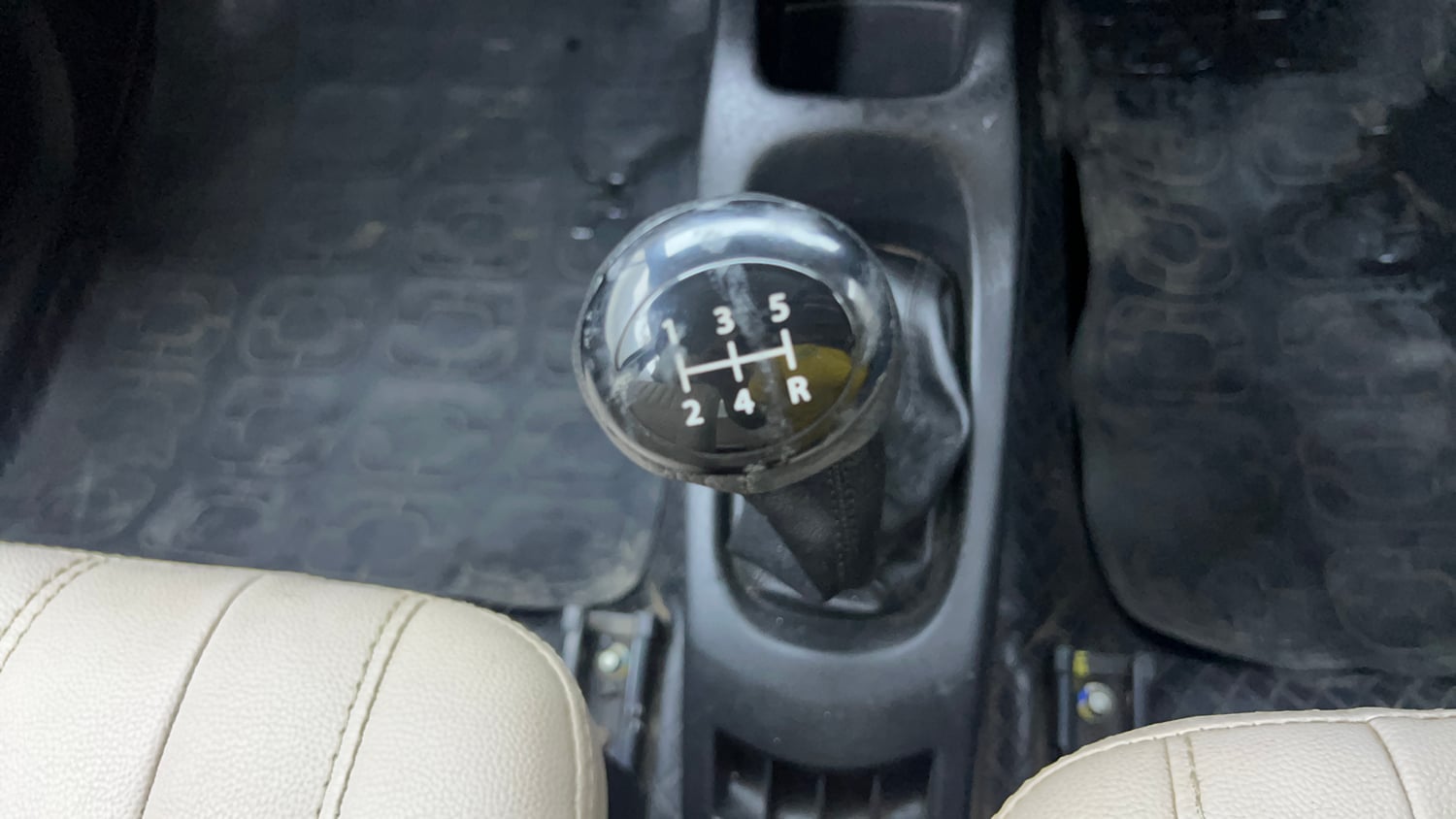 Used 2018 Maruti Suzuki Wagon R LXI Petrol Manual interior GEAR  KNOB VIEW