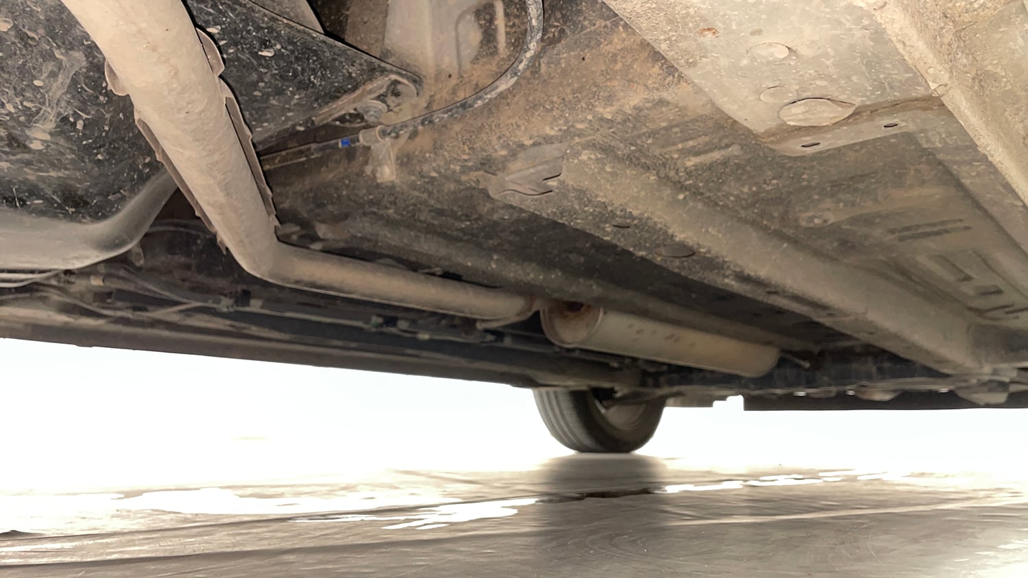 Used 2023 Tata Altroz XZ Plus (S) Petrol Manual extra REAR RIGHT UNDERBODY VIEW