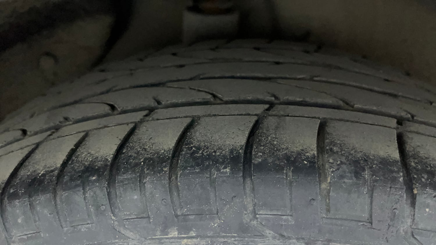 Used 2018 Hyundai Creta SX 1.6 CRDI (O) Diesel Manual tyres RIGHT REAR TYRE TREAD VIEW