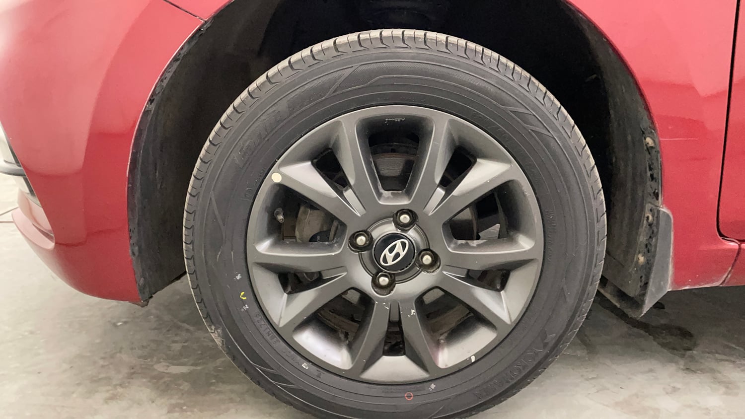 Used 2020 Hyundai Elite i20 Sportz Plus 1.2 Petrol Manual tyres LEFT FRONT TYRE RIM VIEW