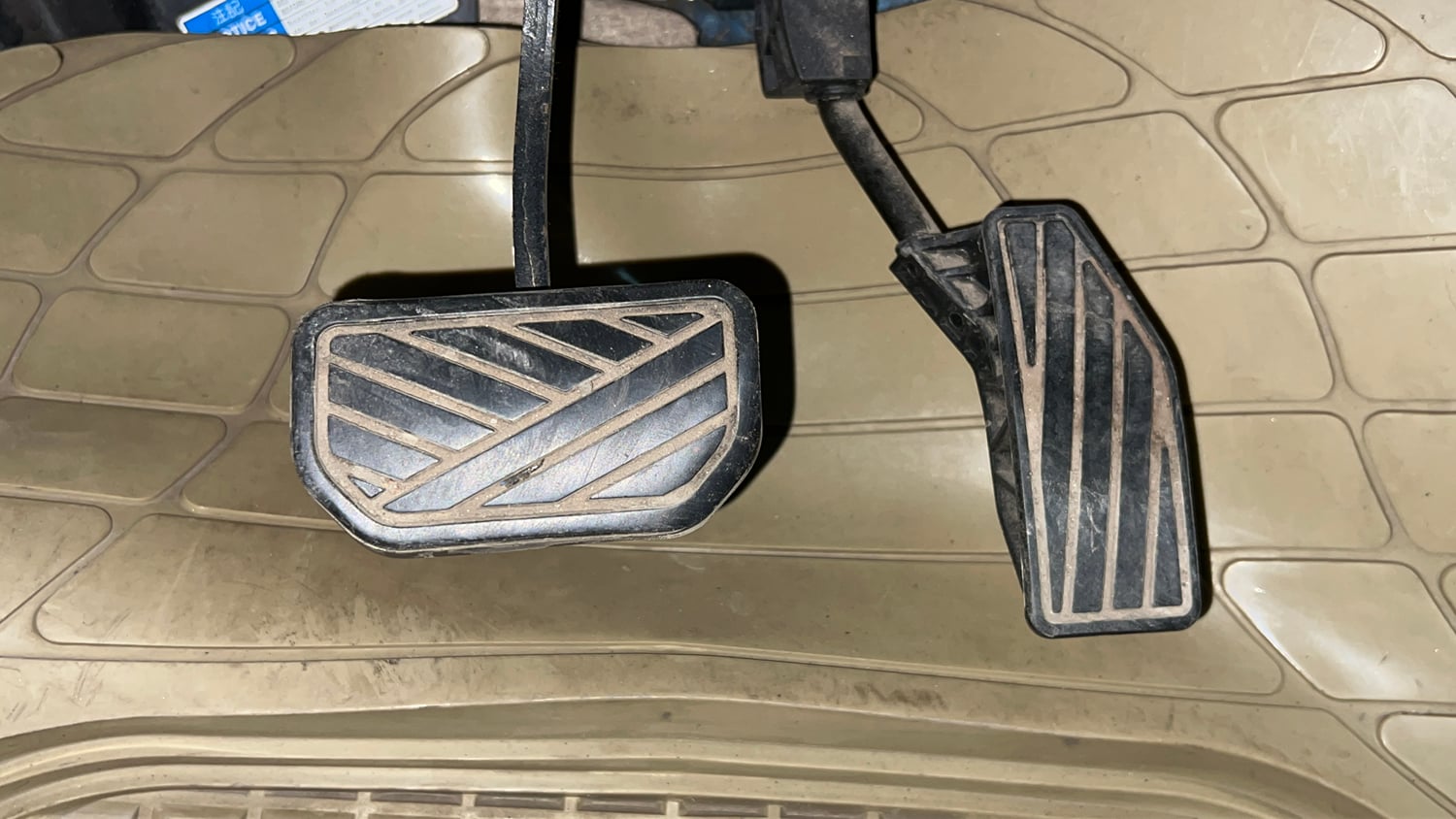 Used 2018 Maruti Suzuki Dzire VXi AMT Petrol Automatic interior PEDALS VIEW