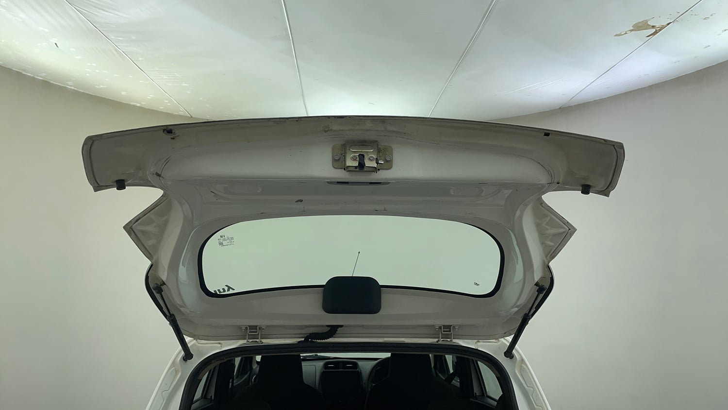 Used 2016 Renault Kwid RXT Petrol Manual interior DICKY DOOR OPEN VIEW