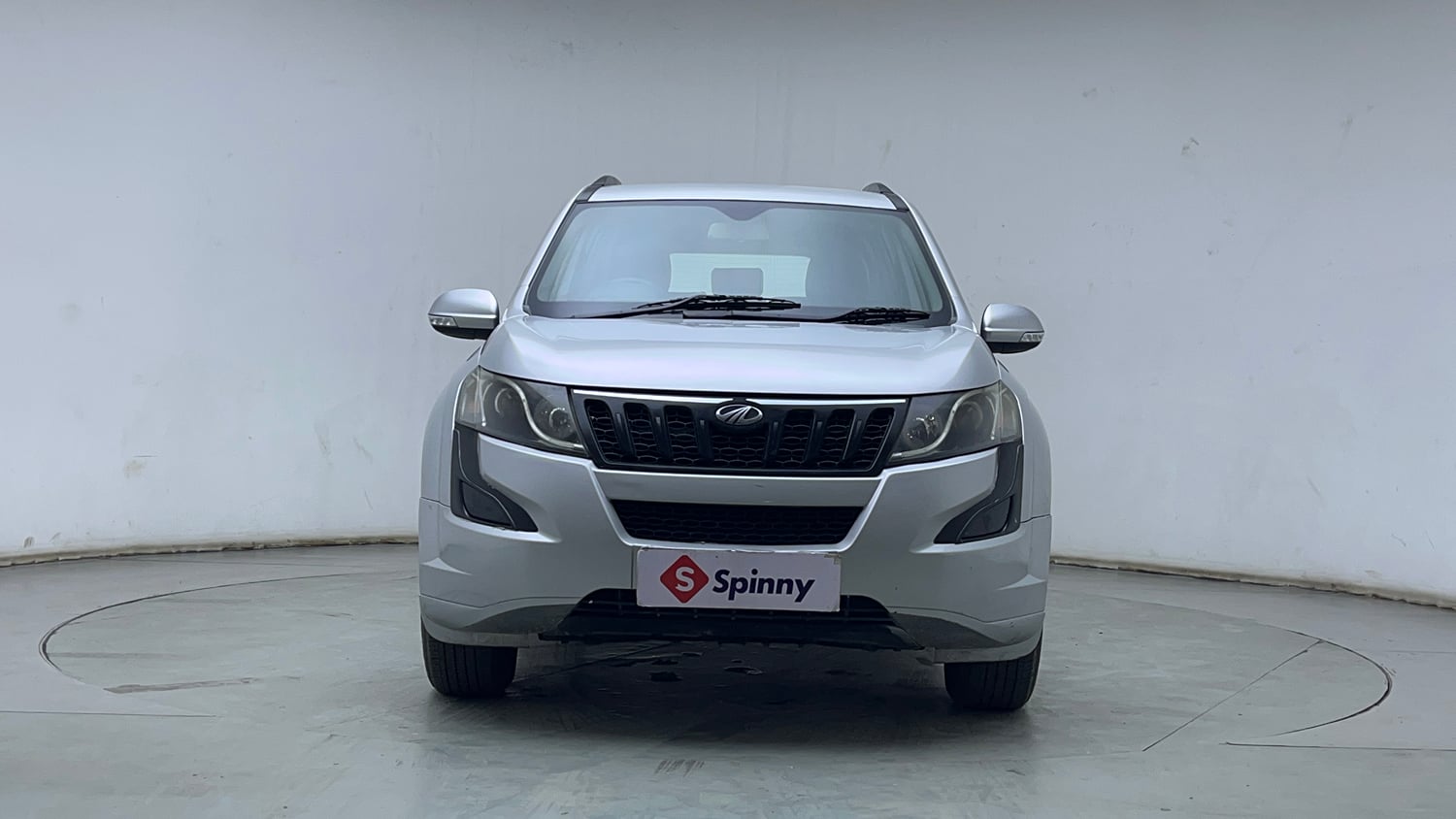 Used 2017 Mahindra XUV500 W4 Diesel Manual exterior FRONT VIEW