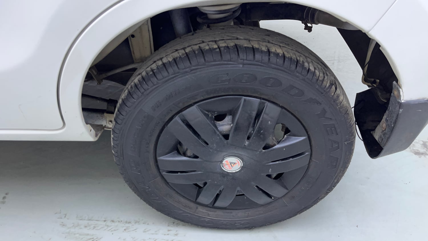 Used 2017 Maruti Suzuki Alto 800 VXi (O) Petrol Manual tyres LEFT REAR TYRE RIM VIEW