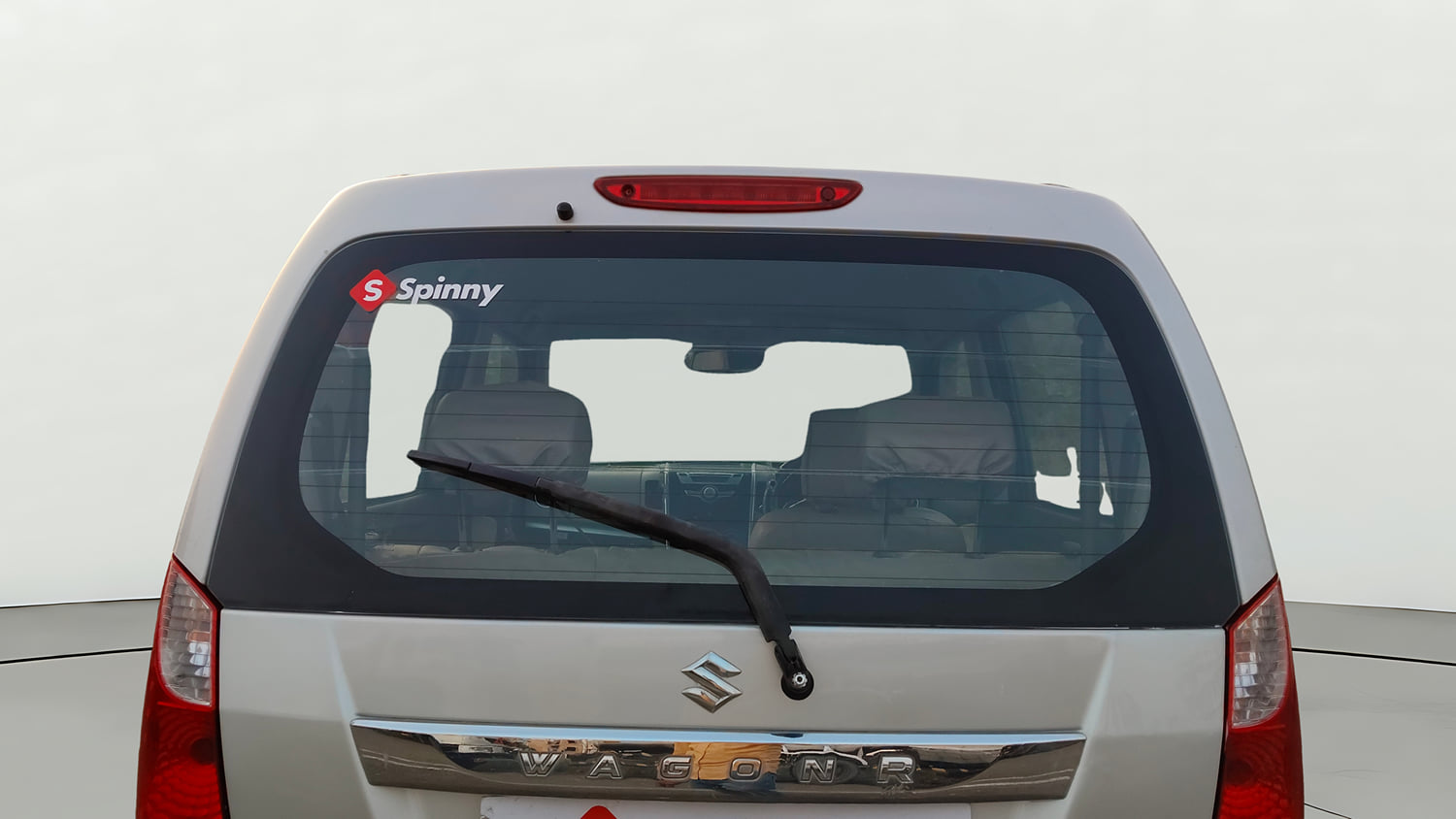 Used 2013 Maruti Suzuki Wagon R VXI Petrol Manual exterior BACK WINDSHIELD VIEW