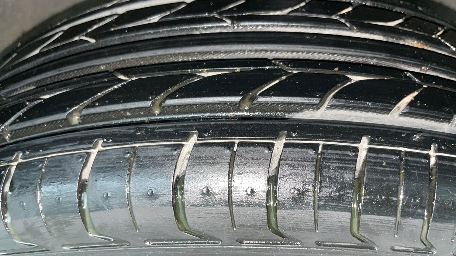 Used 2015 Maruti Suzuki Wagon R VXI Petrol Manual tyres RIGHT FRONT TYRE TREAD VIEW