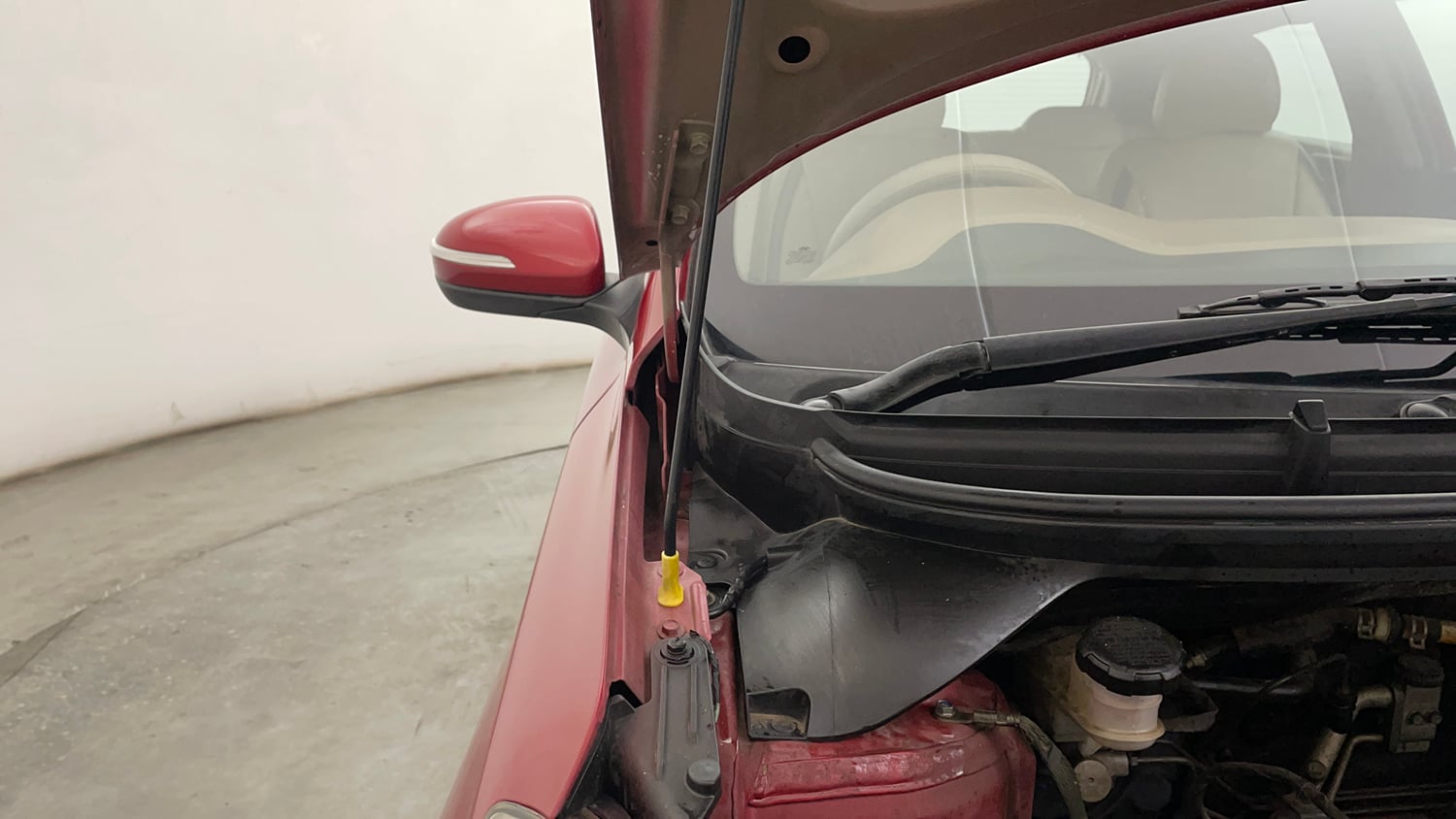Used 2020 Hyundai Elite i20 Sportz Plus 1.2 Petrol Manual engine ENGINE RIGHT SIDE HINGE & APRON VIEW
