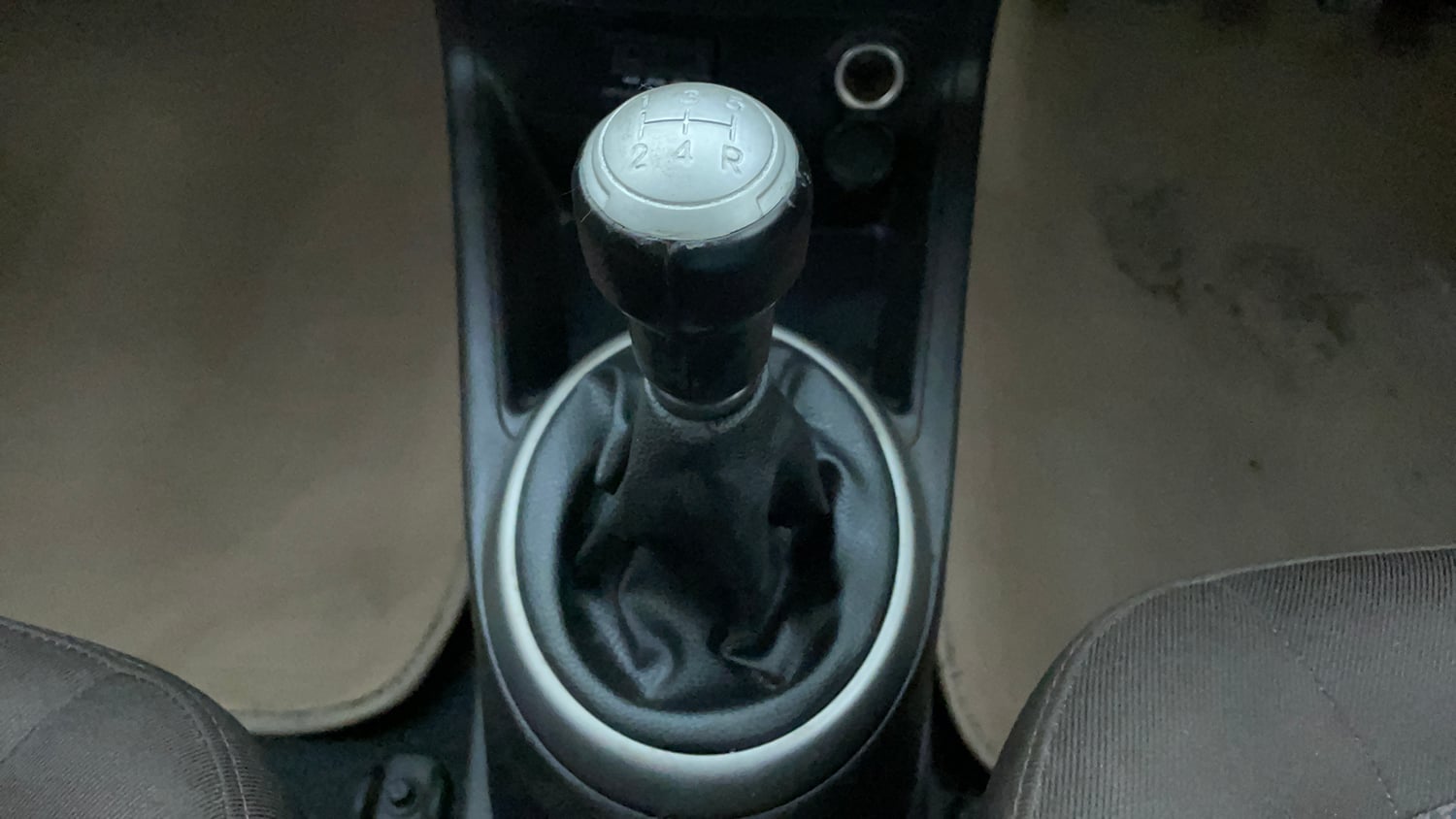 Used 2012 Hyundai i20 Asta 1.2 Petrol Manual interior GEAR  KNOB VIEW