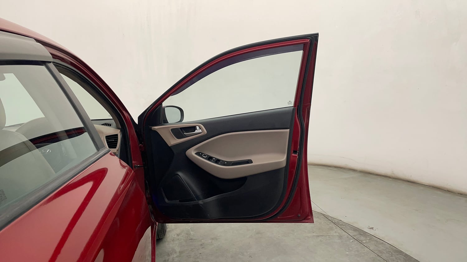 Used 2020 Hyundai Elite i20 Sportz Plus 1.2 Petrol Manual interior RIGHT FRONT DOOR OPEN VIEW