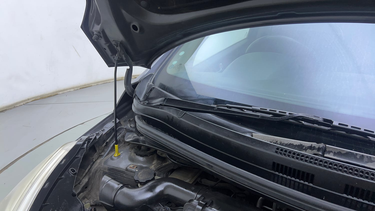 Used 2018 Hyundai Grand i10 Asta U2 1.2 CRDi Diesel Manual engine ENGINE RIGHT SIDE HINGE & APRON VIEW