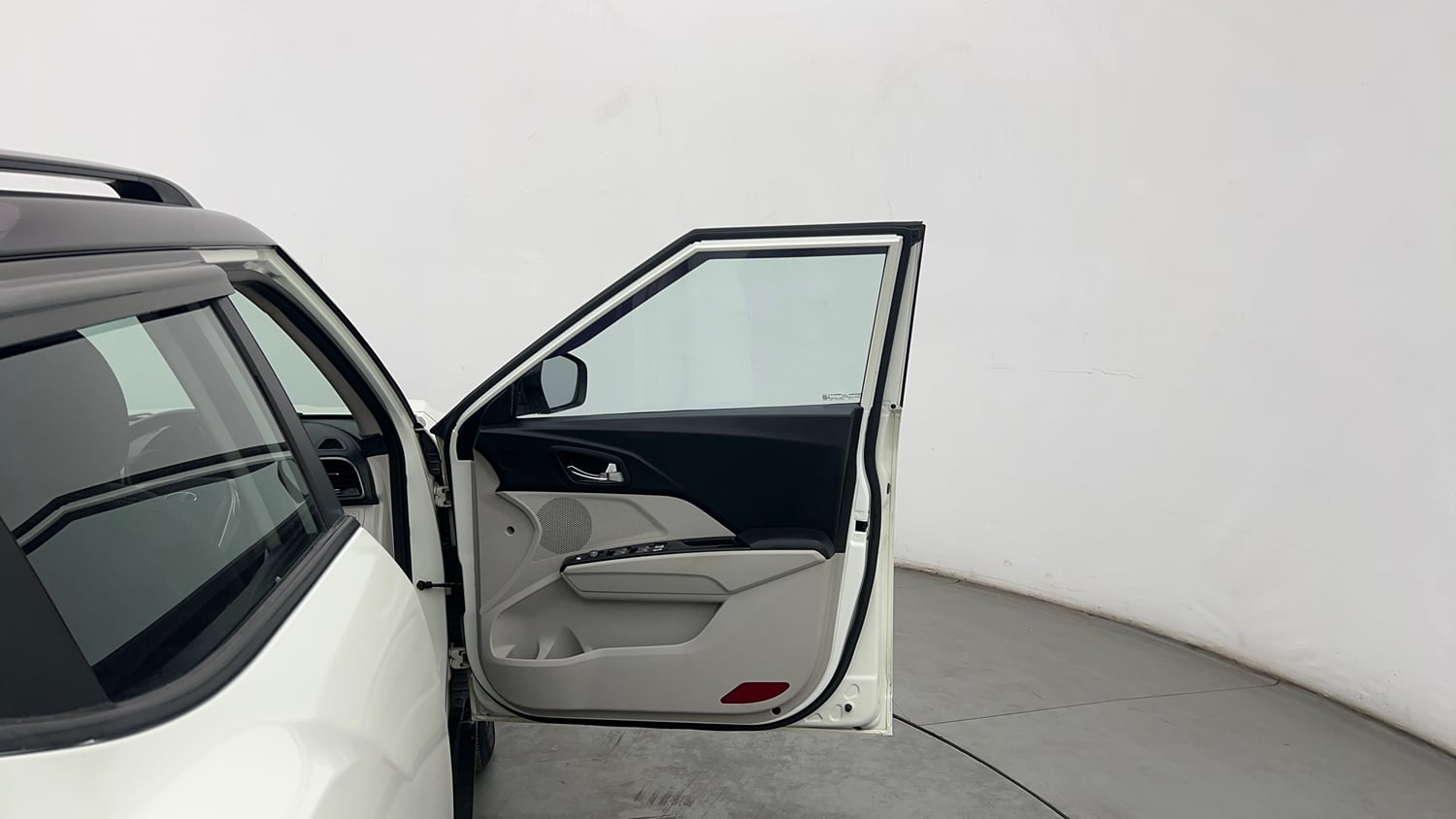 Used 2022 Mahindra XUV 300 W8 1.5 Diesel Diesel Manual interior RIGHT FRONT DOOR OPEN VIEW