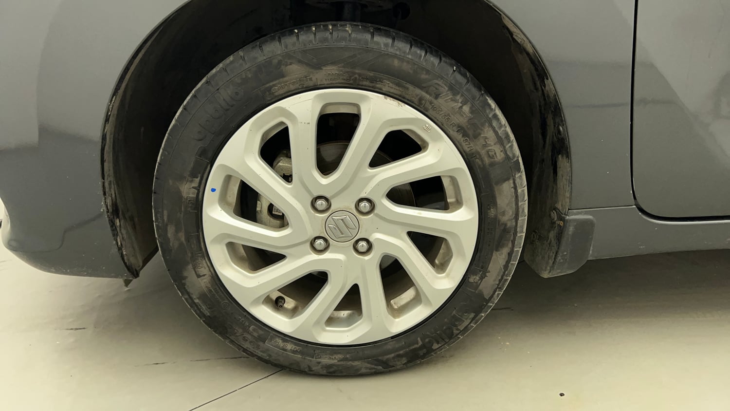 Used 2023 Maruti Suzuki Baleno Zeta MT Petrol Manual tyres LEFT FRONT TYRE RIM VIEW