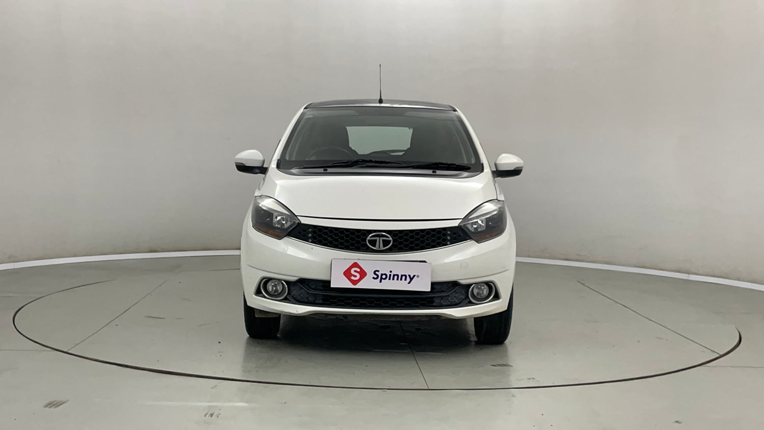 Used 2019 Tata Tiago Revotron XZ Plus Dual Tone Petrol Manual exterior FRONT VIEW
