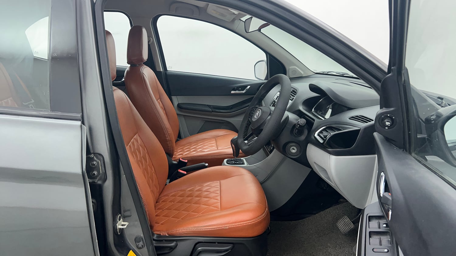 Used 2022 Tata Tiago XZA Plus Petrol Automatic interior RIGHT SIDE FRONT DOOR CABIN VIEW