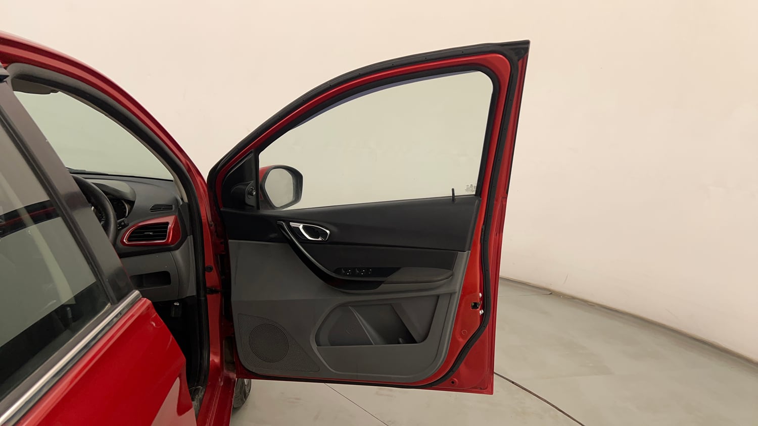Used 2017 Tata Tigor Revotron XZ (O) Petrol Manual interior RIGHT FRONT DOOR OPEN VIEW
