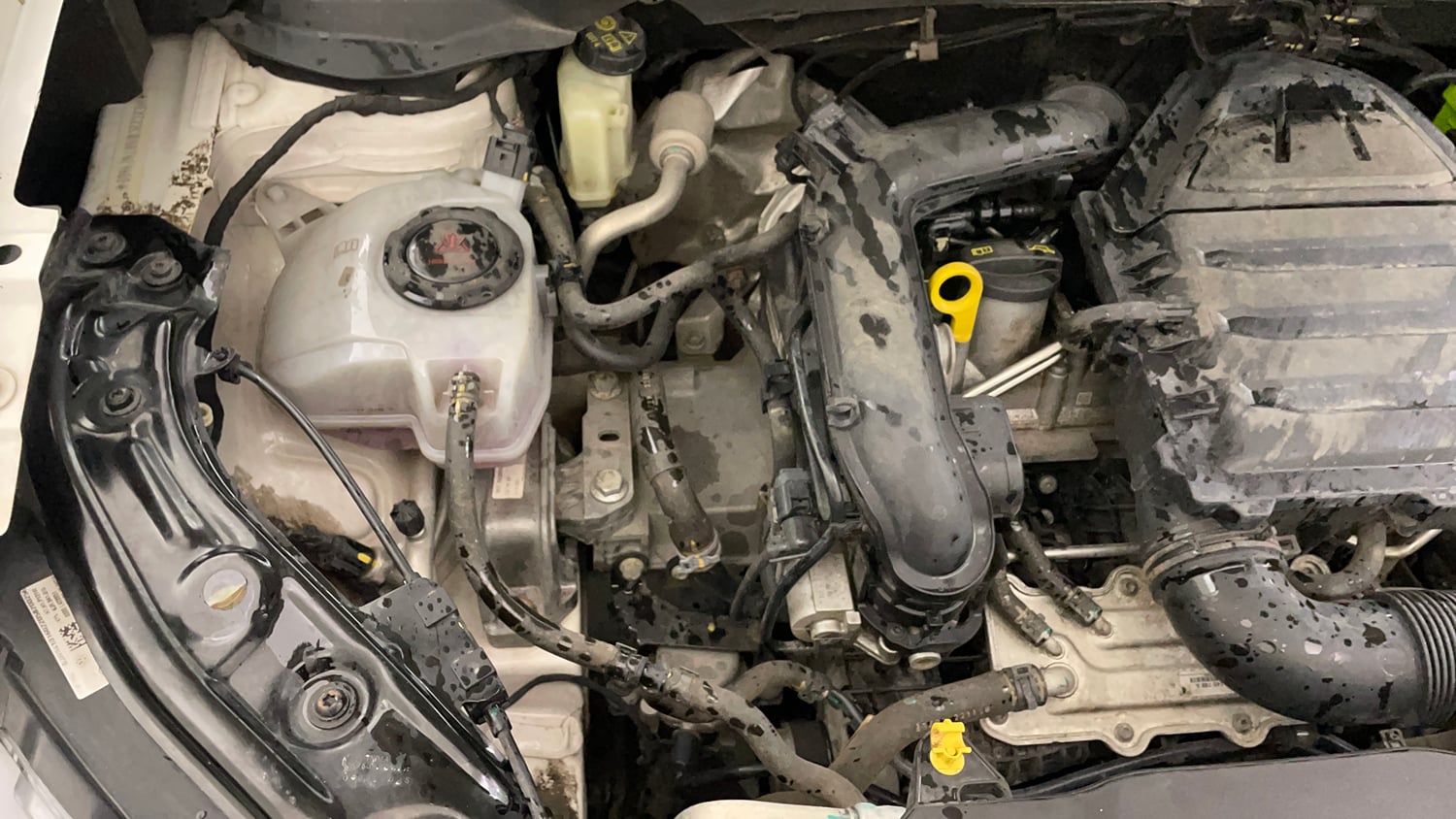 Used 2022 Volkswagen Taigun Highline 1.0 TSI MT Petrol Manual engine ENGINE RIGHT SIDE VIEW