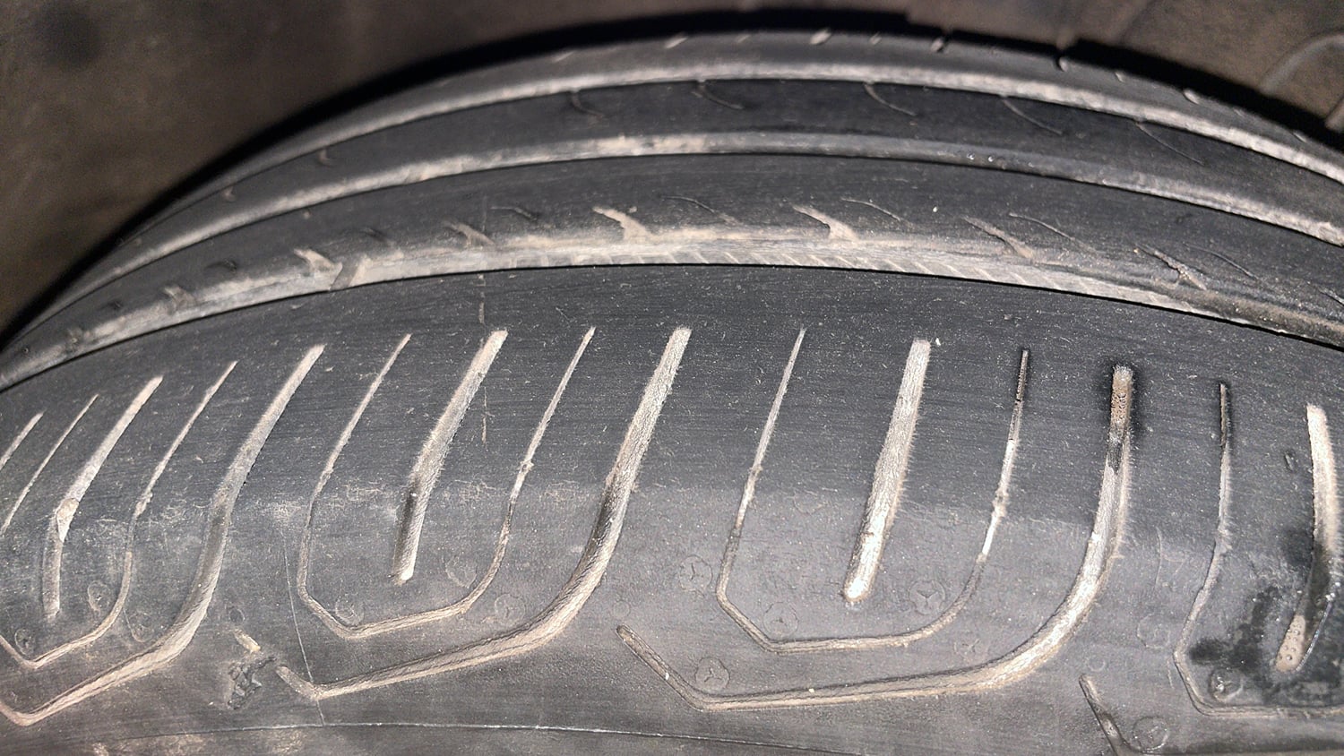 Used 2012 Hyundai i20 Asta 1.2 Petrol Manual tyres RIGHT FRONT TYRE TREAD VIEW