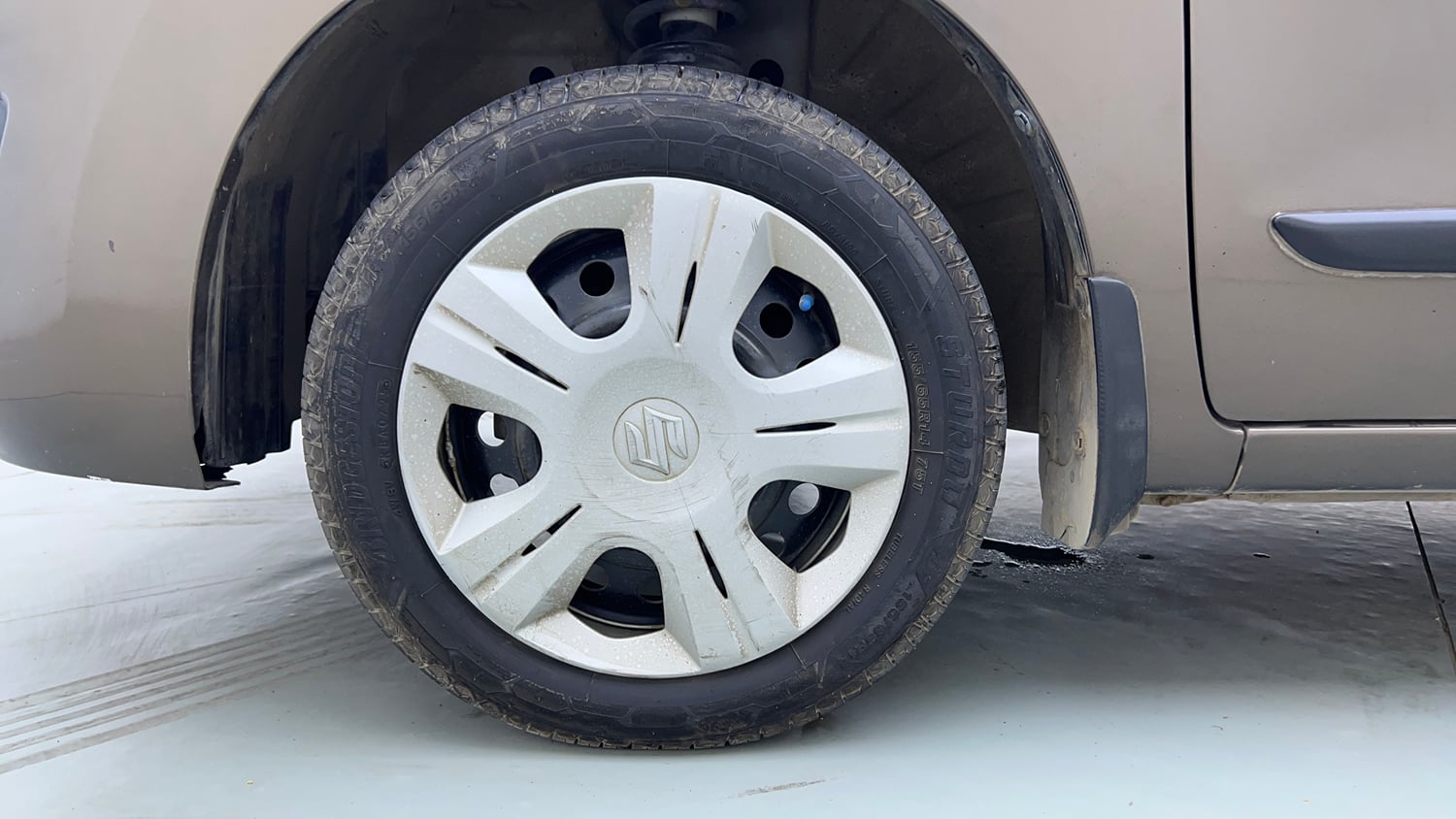 Used 2018 Maruti Suzuki Wagon R 1.0 VXI AMT Petrol Automatic tyres LEFT FRONT TYRE RIM VIEW