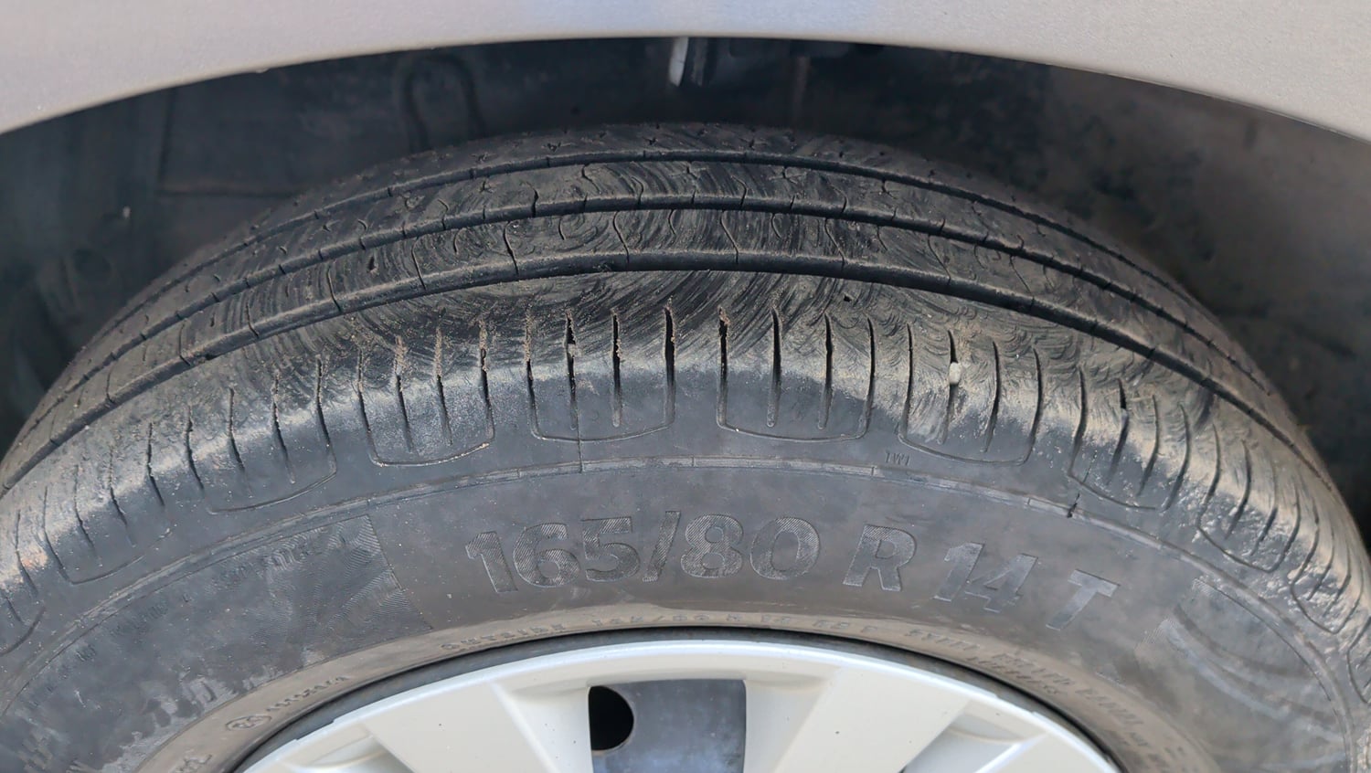Used 2014 Maruti Suzuki Swift Dzire VXI Petrol Manual tyres LEFT FRONT TYRE TREAD VIEW