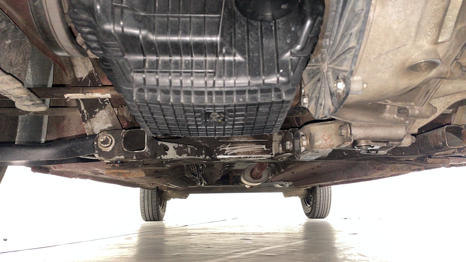 Used 2016 Renault Kwid RXT Petrol Manual extra FRONT LEFT UNDERBODY VIEW