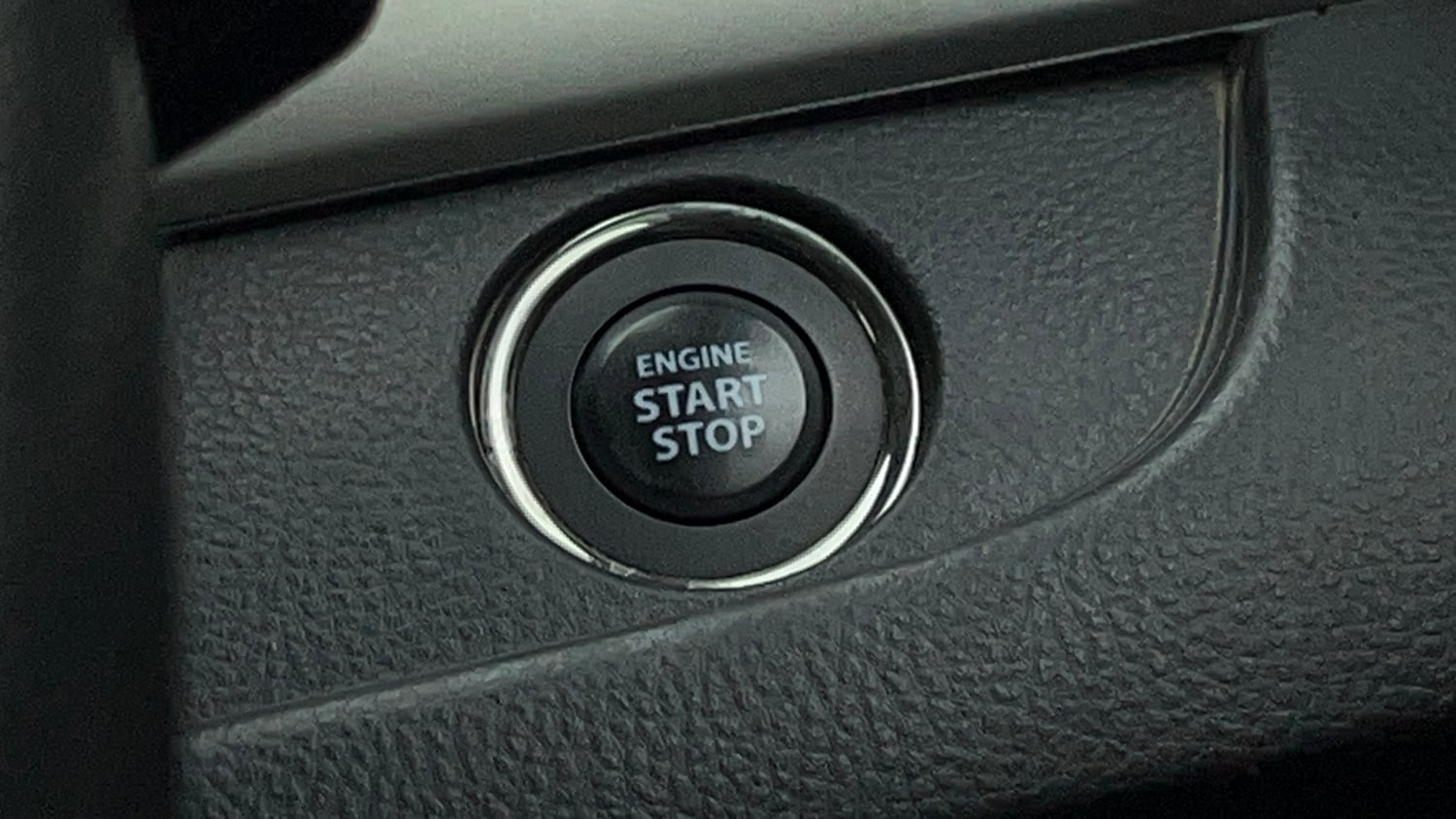 Used 2015 Maruti Suzuki Swift ZXi Petrol Manual top_features Keyless start