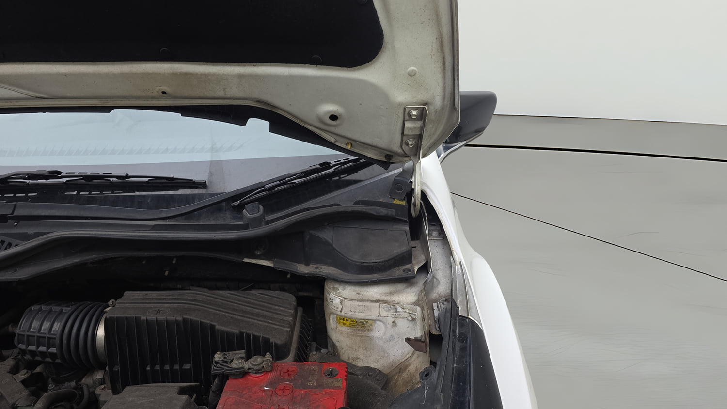 Used 2020 Tata Altroz XZ Petrol Petrol Manual engine ENGINE LEFT SIDE HINGE & APRON VIEW