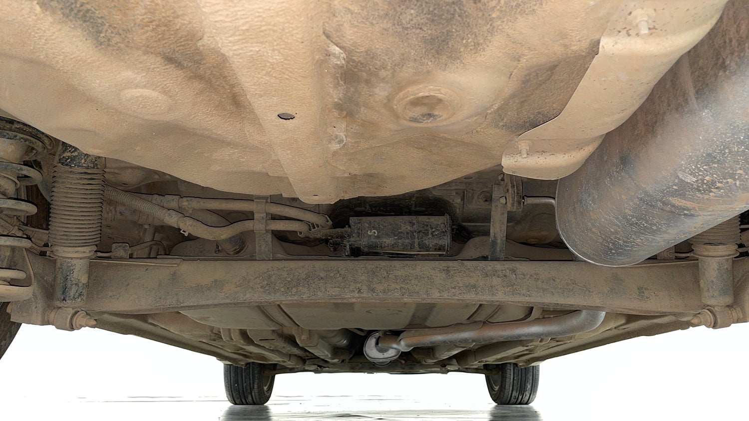 Used 2014 Hyundai Verna Fluidic 1.6 VTVT SX Petrol Manual extra REAR UNDERBODY VIEW (TAKEN FROM REAR)