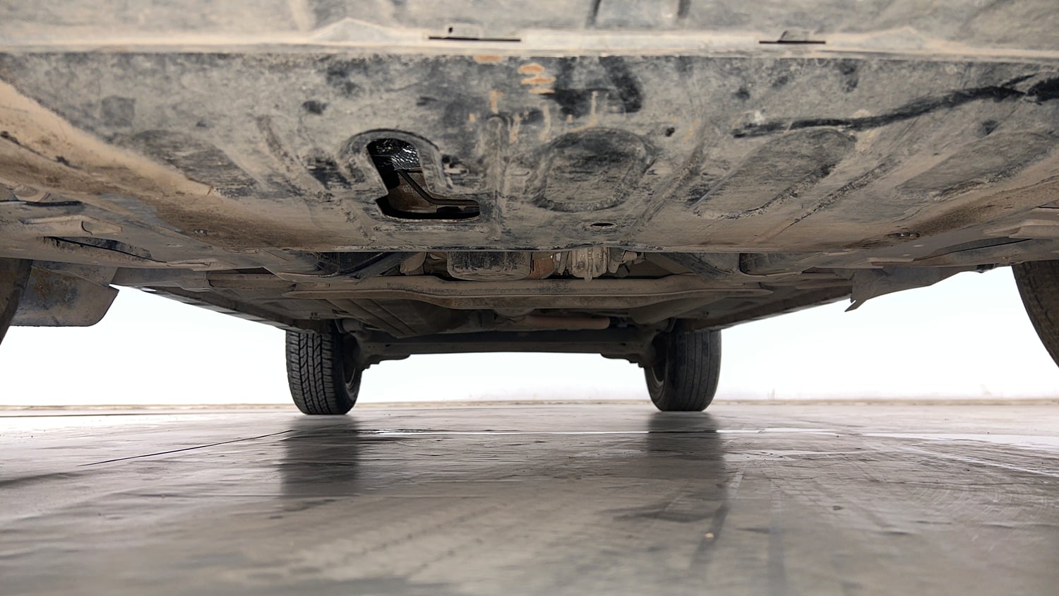 Used 2017 Renault Duster RXS CVT Petrol Automatic extra FRONT LEFT UNDERBODY VIEW