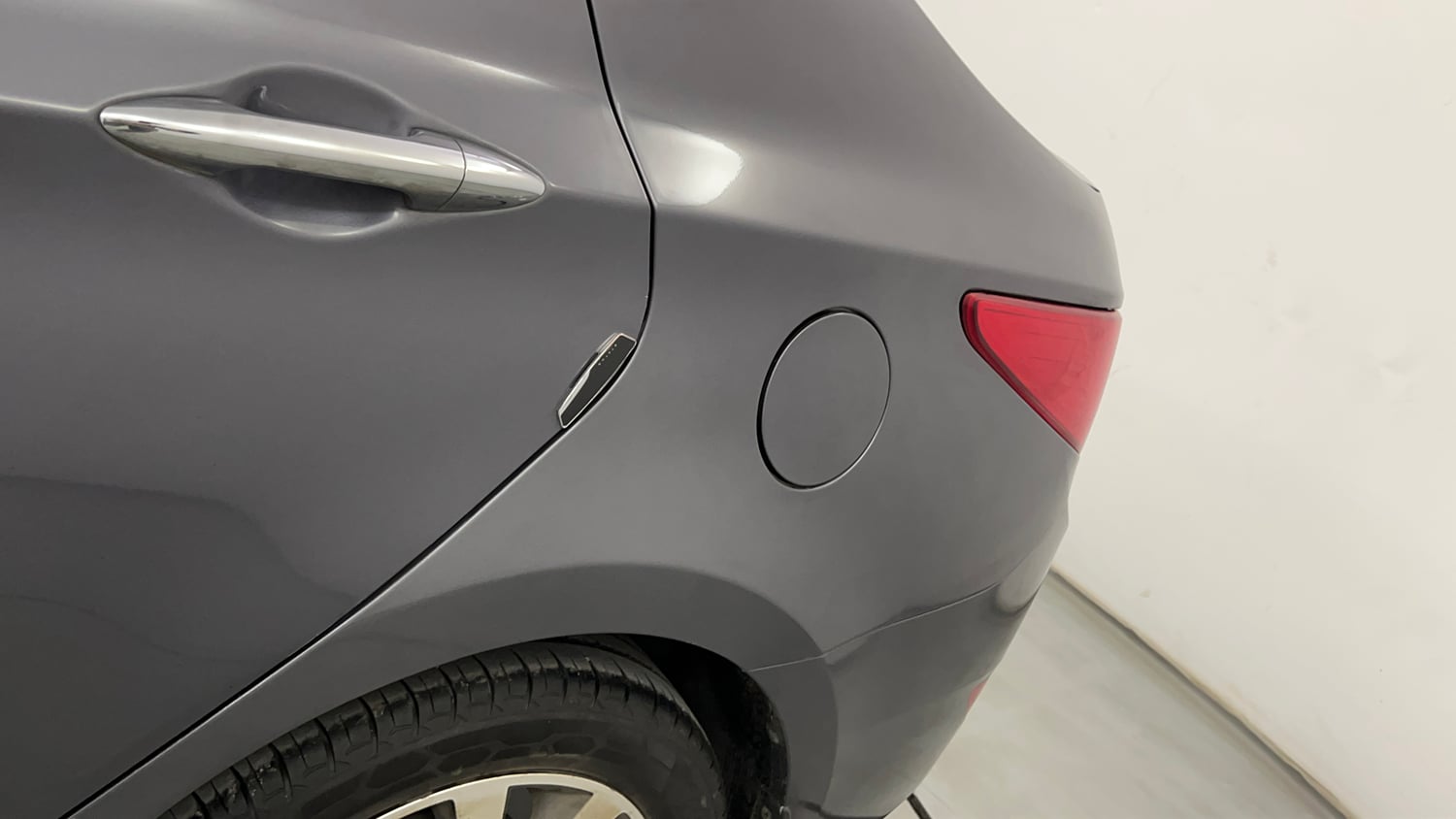 Used 2015 Hyundai Fluidic Verna 4S 1.6 VTVT SX Petrol Manual dents MINOR SCRATCH
