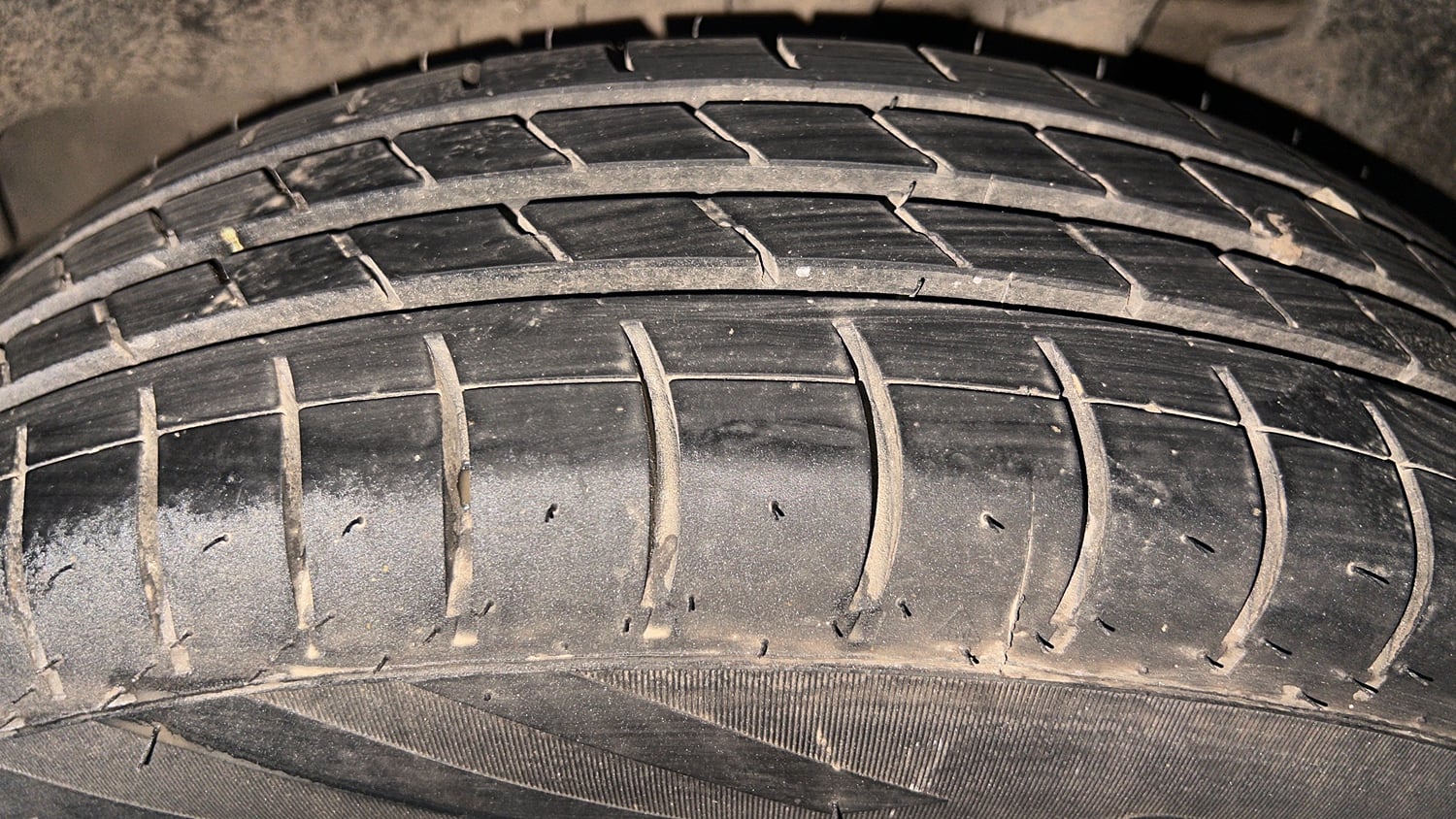 Used 2020 Maruti Suzuki Dzire VXi Petrol Manual tyres LEFT REAR TYRE TREAD VIEW