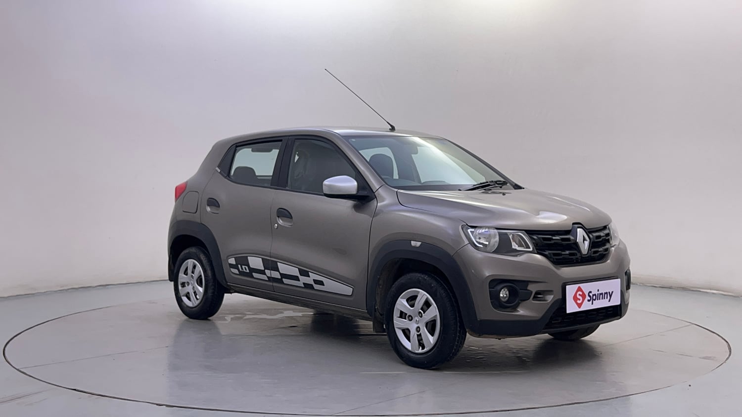Used 2018 Renault Kwid 1.0 RXT AMT Opt Petrol Automatic exterior RIGHT FRONT CORNER VIEW