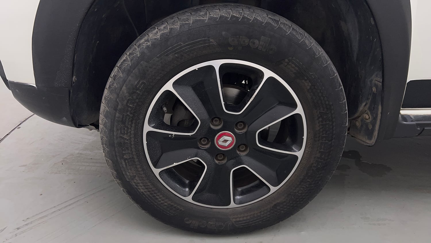 Used 2017 Renault Duster RXS CVT Petrol Automatic tyres LEFT FRONT TYRE RIM VIEW