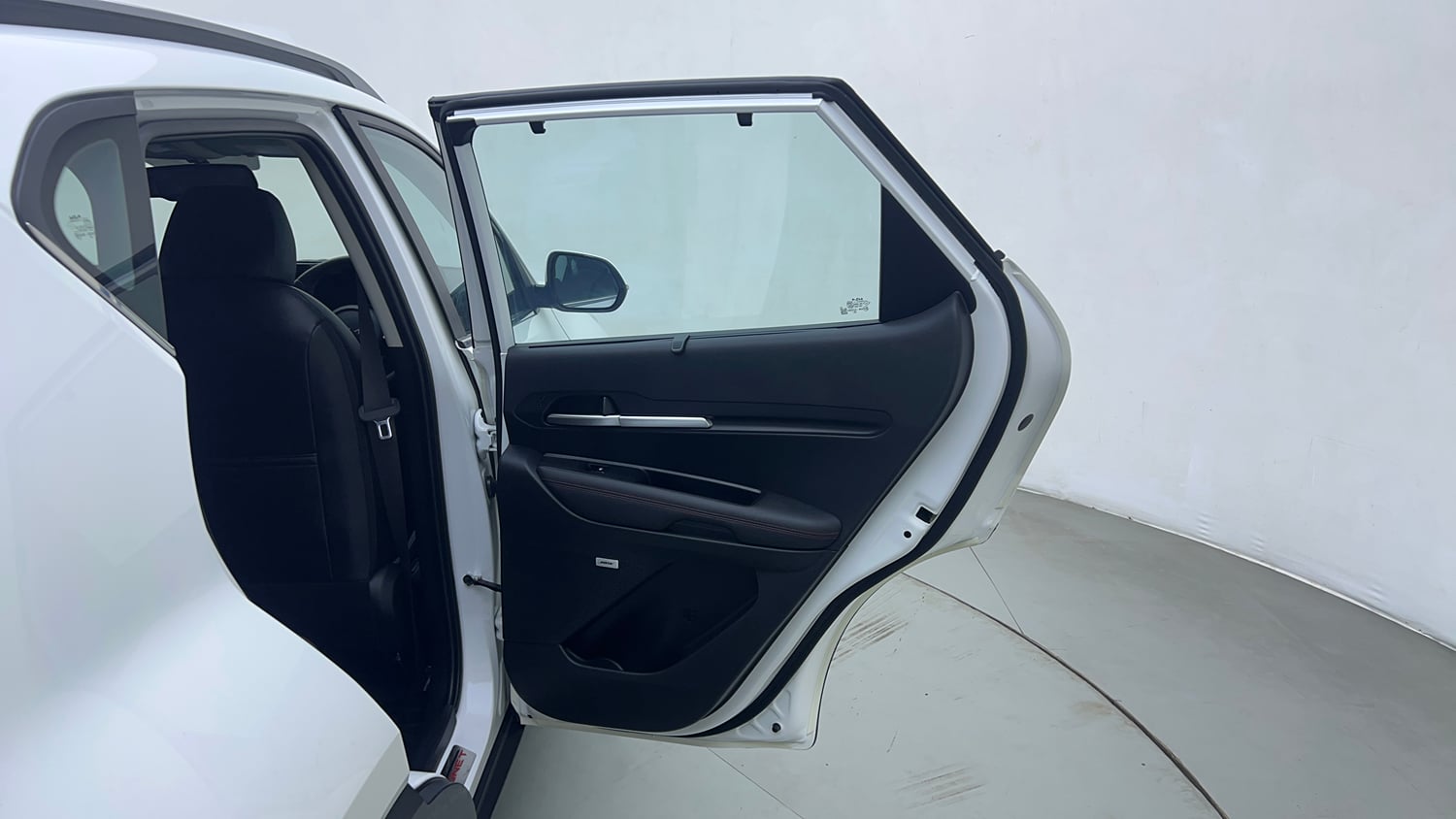 Used 2022 Kia Sonet GTX Plus 1.0 iMT Petrol Manual interior RIGHT REAR DOOR OPEN VIEW