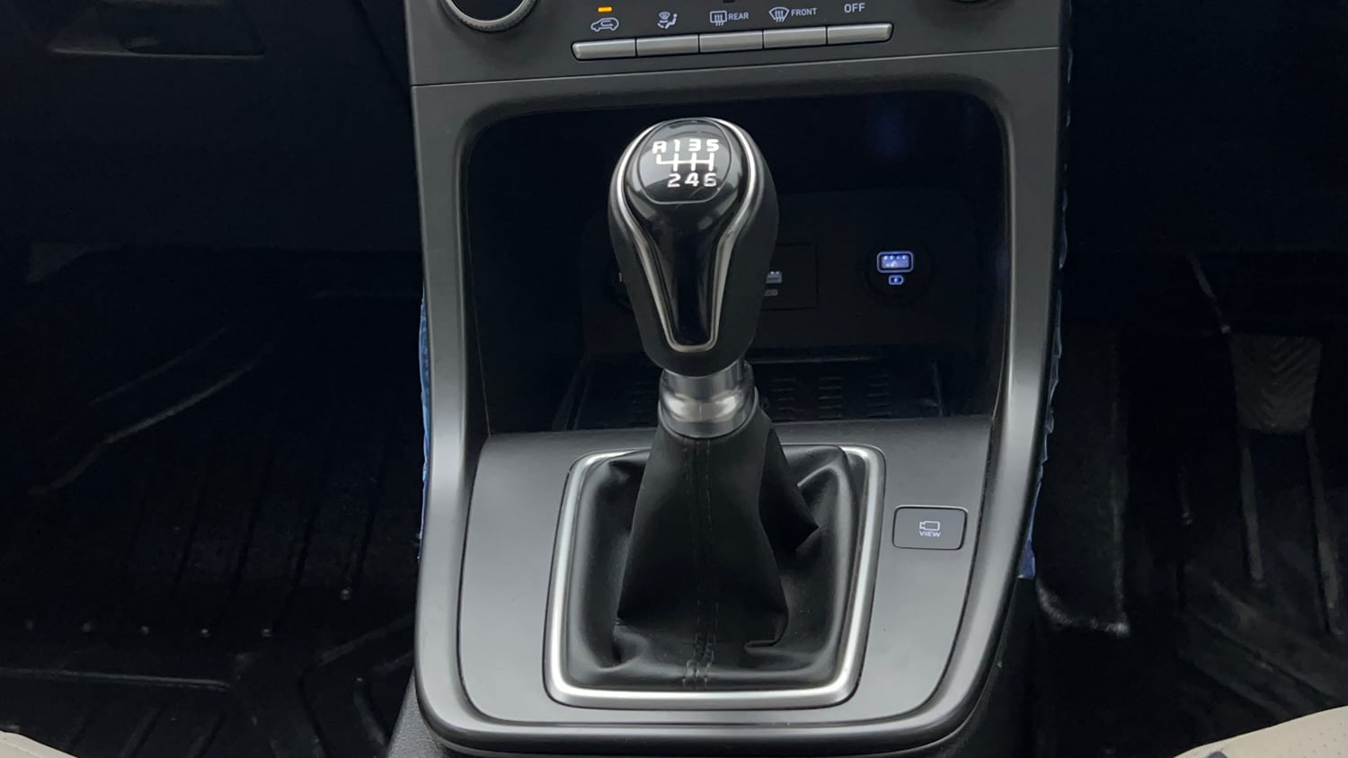 Used 2023 Hyundai Creta SX 1.5 Petrol Petrol Manual interior GEAR  KNOB VIEW