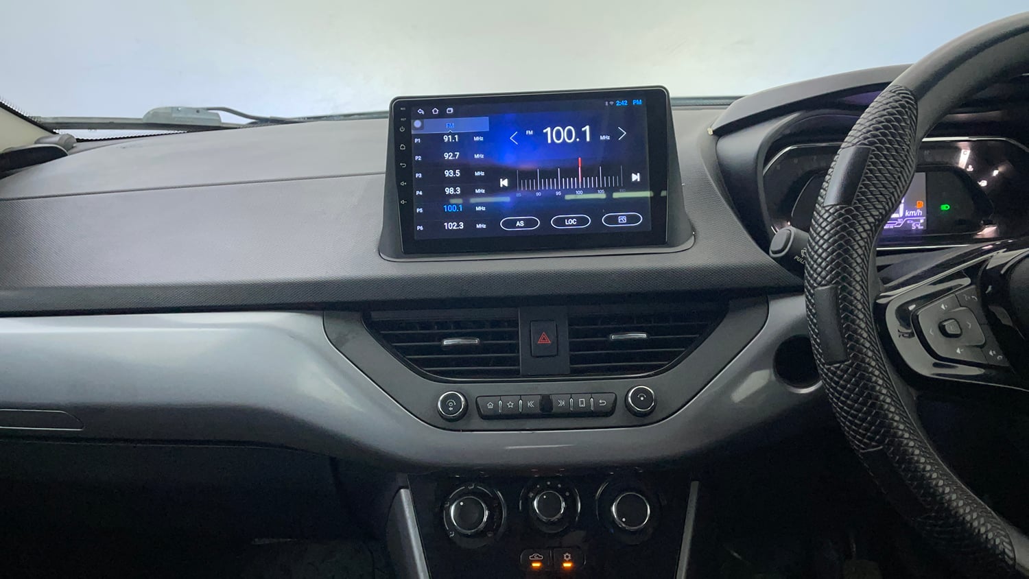 Used 2021 Tata Nexon XM (S) Petrol Manual interior MUSIC SYSTEM & AC CONTROL VIEW