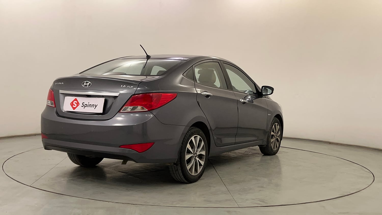 Used 2015 Hyundai Fluidic Verna 4S 1.6 VTVT SX Petrol Manual exterior RIGHT REAR CORNER VIEW