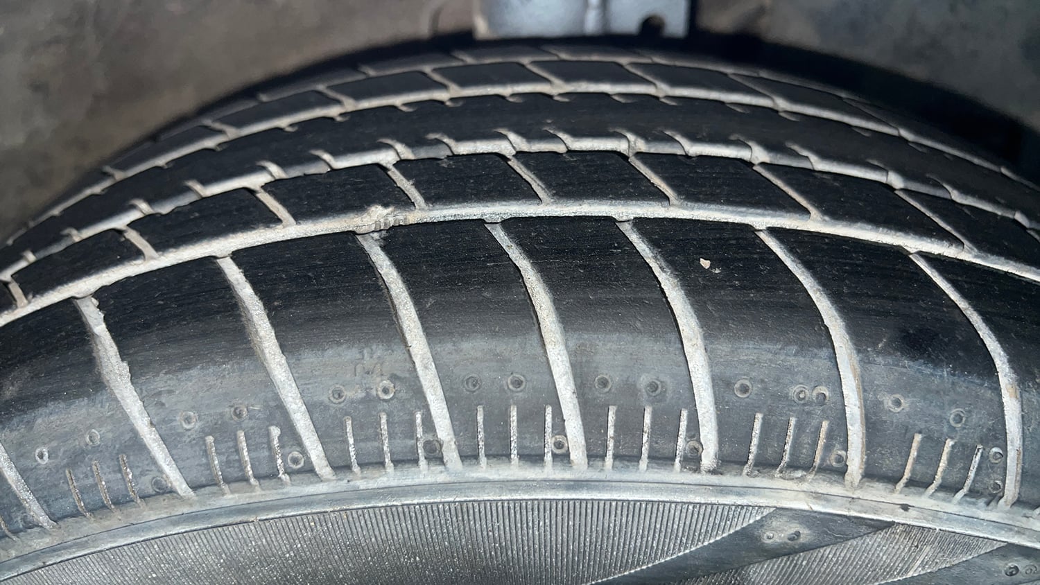 Used 2022 Maruti Suzuki Wagon R VXI 1.0 Petrol Manual tyres RIGHT FRONT TYRE TREAD VIEW