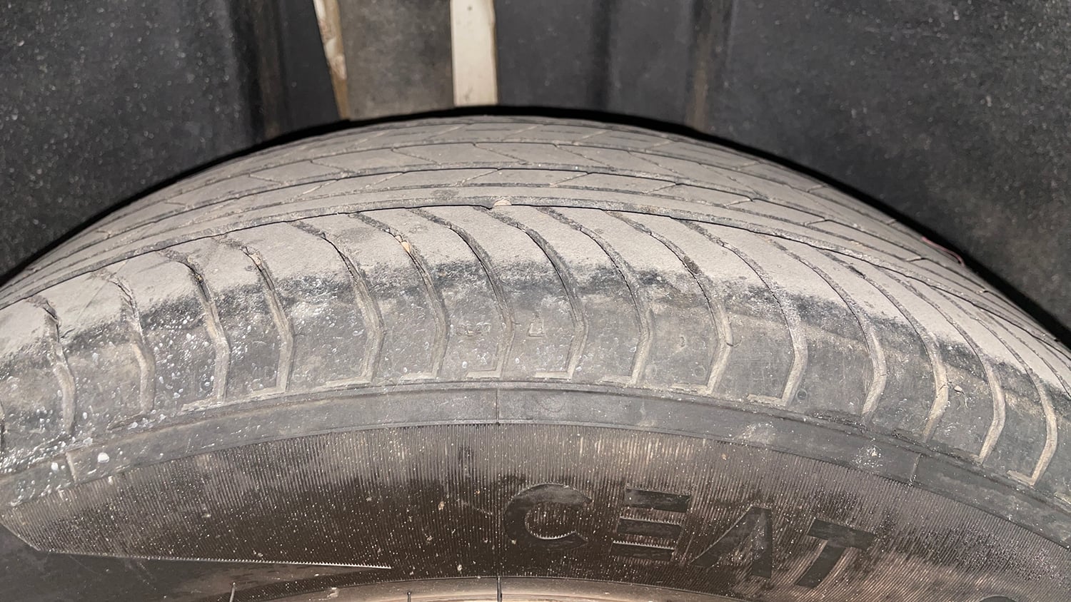 Used 2022 Volkswagen Taigun Highline 1.0 TSI MT Petrol Manual tyres RIGHT REAR TYRE TREAD VIEW