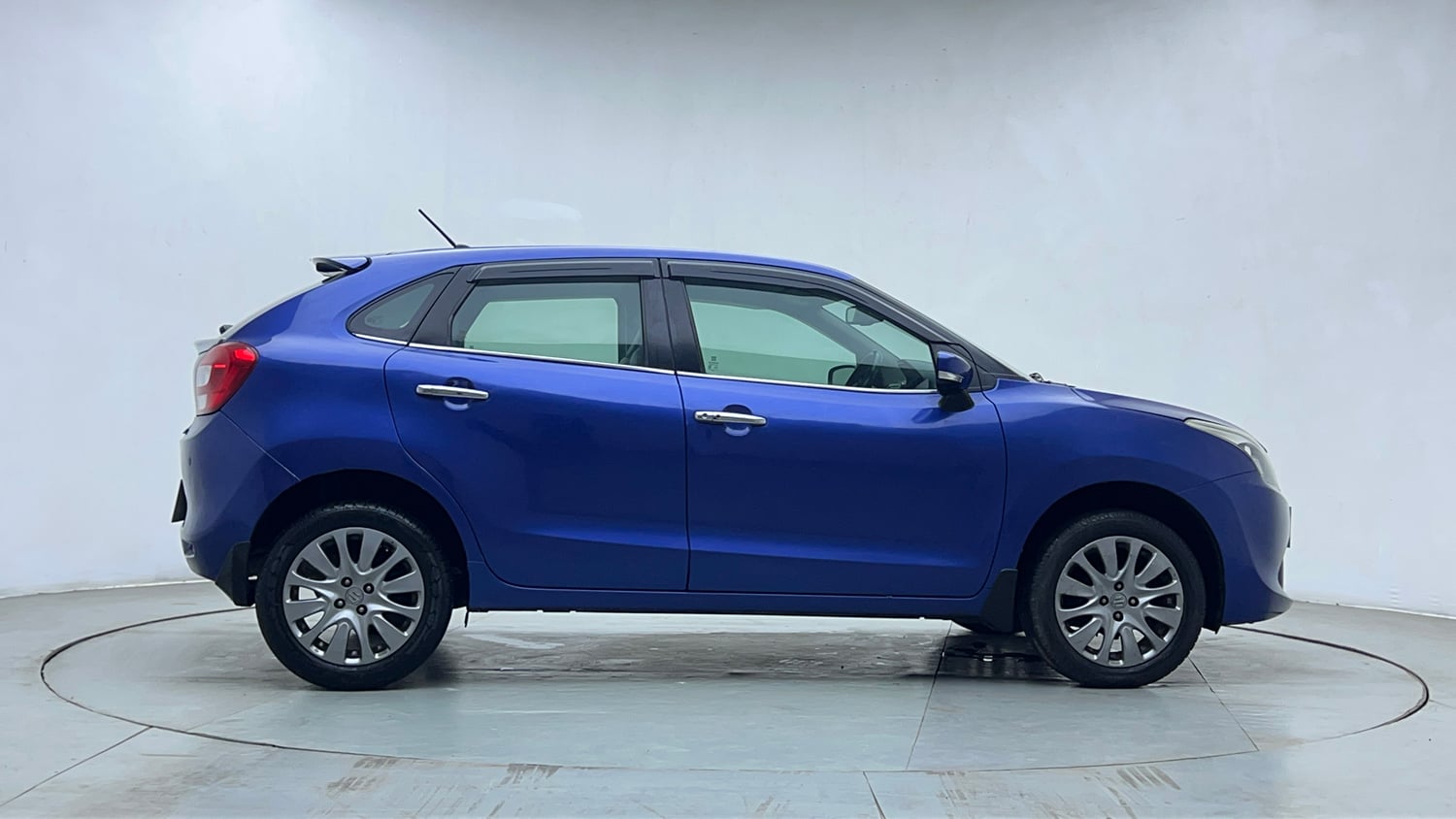 Used 2017 Maruti Suzuki Baleno Alpha 1.2 Petrol Manual exterior RIGHT SIDE VIEW