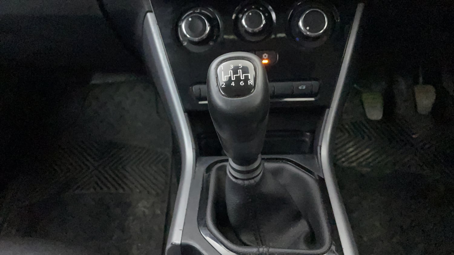 Used 2021 Tata Nexon XM (S) Petrol Manual interior GEAR  KNOB VIEW