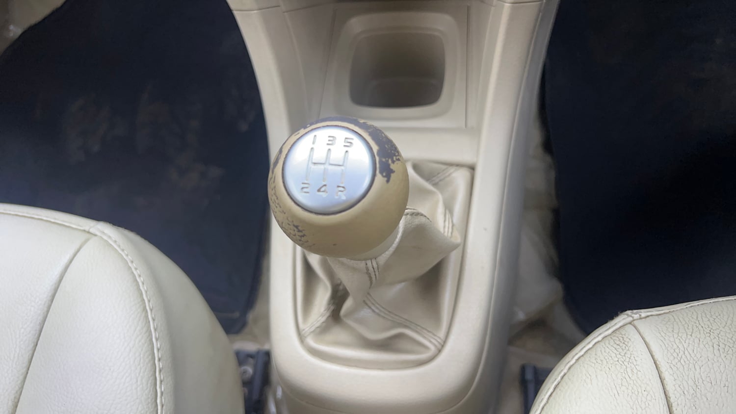 Used 2012 Maruti Suzuki Swift Dzire VXI Petrol Manual interior GEAR  KNOB VIEW