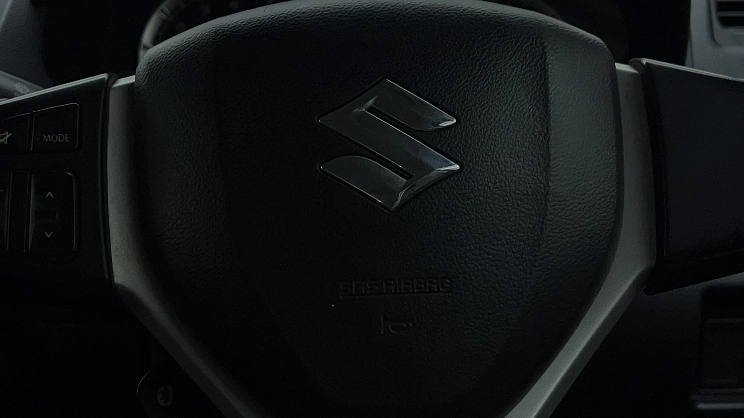 Used 2015 Maruti Suzuki Swift ZXi Petrol Manual top_features Airbags