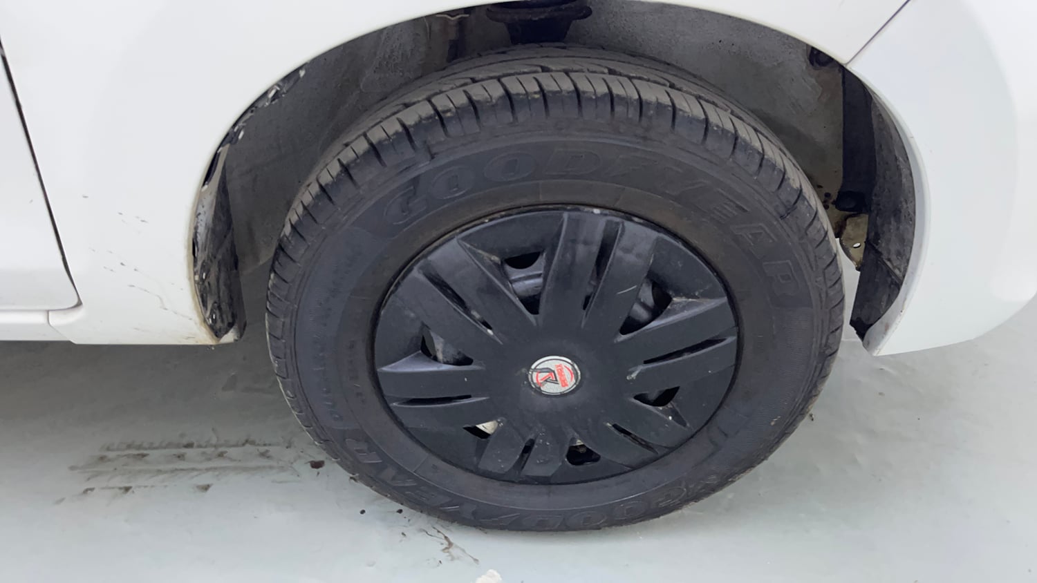 Used 2017 Maruti Suzuki Alto 800 VXi (O) Petrol Manual tyres RIGHT FRONT TYRE RIM VIEW